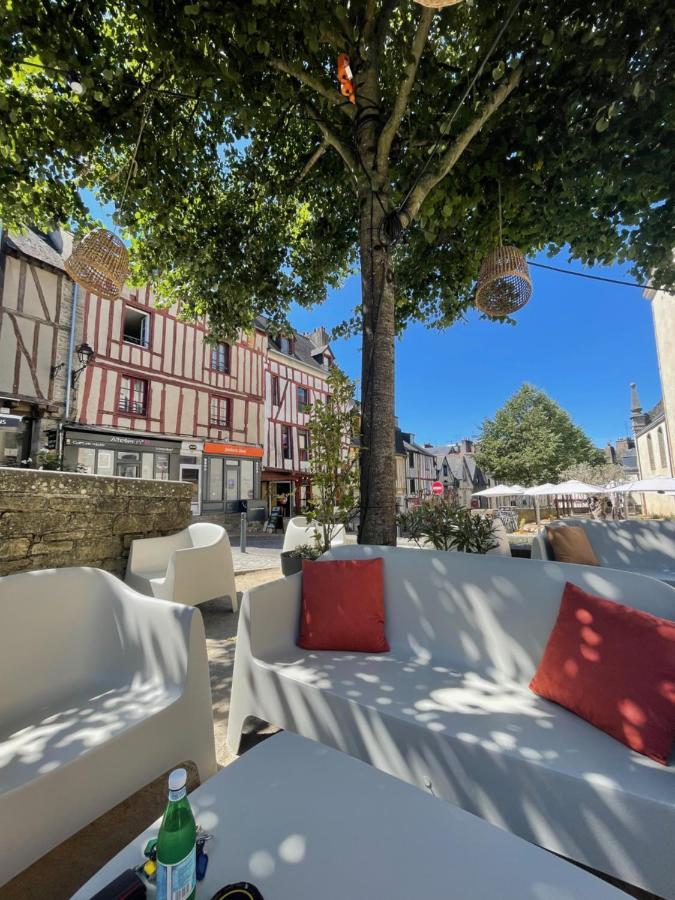 Le Patio, Coeur De Ville Avec Garage Et Jardin Vannes Bagian luar foto